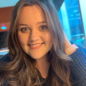 Meet your Posher, Holly